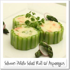 スモークサーモンとアスパラのポテサラロール